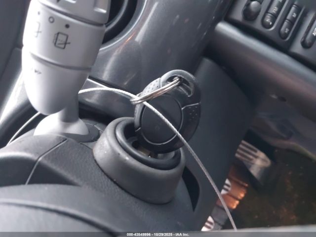 2006 MINI COOPER S WMWRE33506TN26893 Photo 10