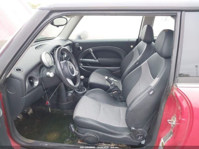 2006 MINI COOPER S WMWRE33506TN26893 Photo 4
