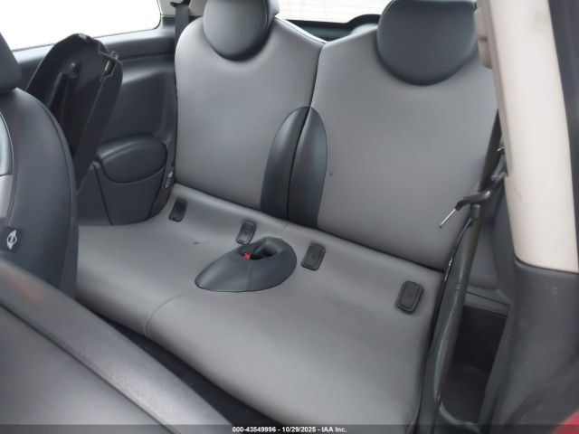 2006 MINI COOPER S WMWRE33506TN26893 Photo 7