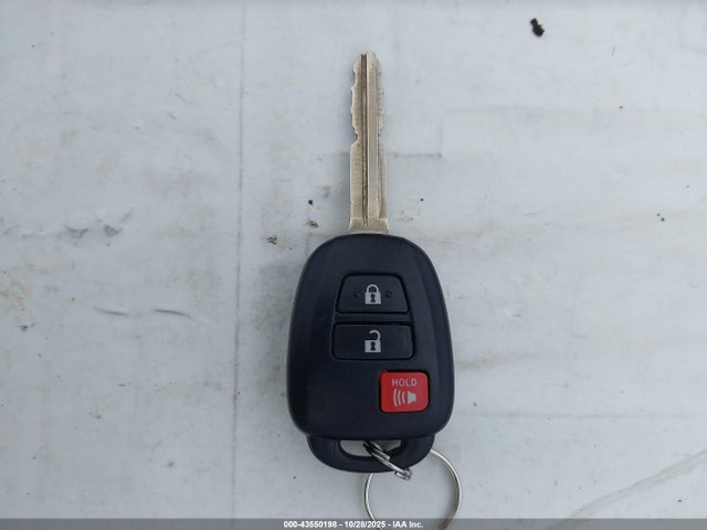 JTDKDTB31G1132016 Toyota Prius C One