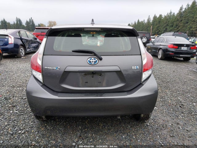 JTDKDTB31G1132016 Toyota Prius C One