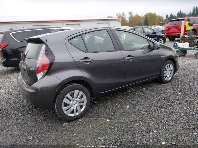 JTDKDTB31G1132016 Toyota Prius C One