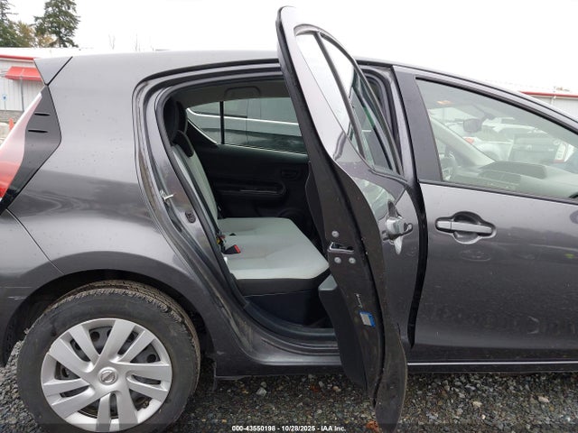 JTDKDTB31G1132016 Toyota Prius C One