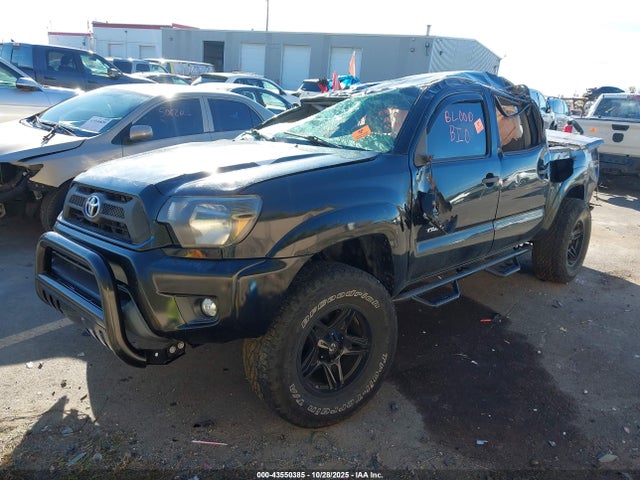 Toyota Tacoma Base V6 2015 3TMLU4EN3FM190198 Image 2
