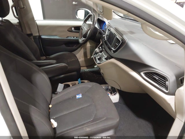 2022 CHRYSLER VOYAGER 2C4RC1CG3NR159248 Photo 4