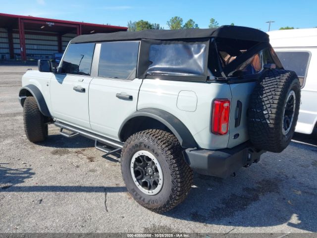 2022 FORD BRONCO 1FMEE5DP3NLA80178 Photo 2