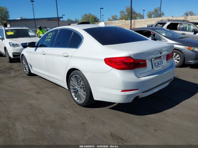 2019 BMW 5 SERIES WBAJA5C51KBX86546 Photo 2