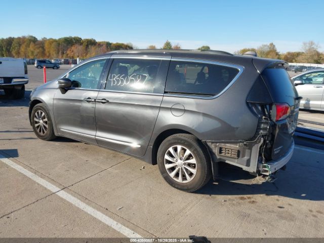 2017 CHRYSLER PACIFICA 2C4RC1BG3HR517079 Photo 2
