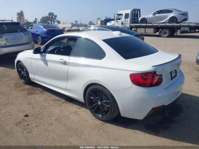 2015 BMW M235 WBA1J7C52FV358582 Photo 2