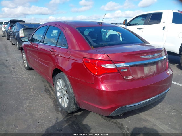 43550649 :رقم المزاد ، 1C3CCBBG9DN635998 vin ، 2013 Chrysler 200 Touring مزاد بيع
