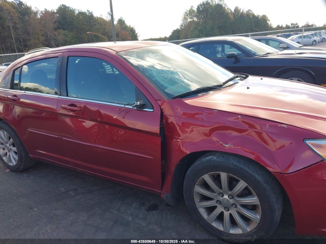 43550649 :رقم المزاد ، 1C3CCBBG9DN635998 vin ، 2013 Chrysler 200 Touring مزاد بيع