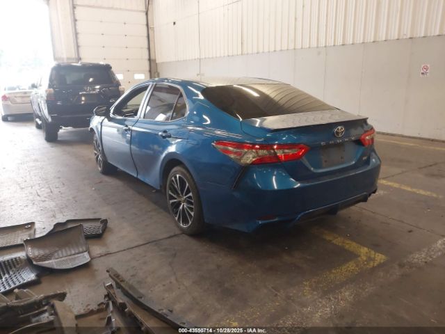 2018 TOYOTA CAMRY 4T1B11HK0JU153775 Photo 2