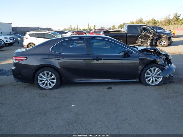 4T1B11HK6JU522333 Toyota CAMRY LE