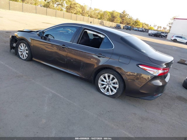 4T1B11HK6JU522333 Toyota CAMRY LE