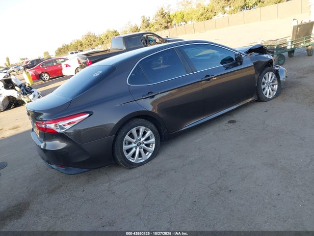 4T1B11HK6JU522333 Toyota CAMRY LE