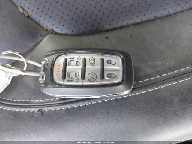 2023 CHRYSLER PACIFICA HYBRID 2C4RC1L79PR626546 Photo 10