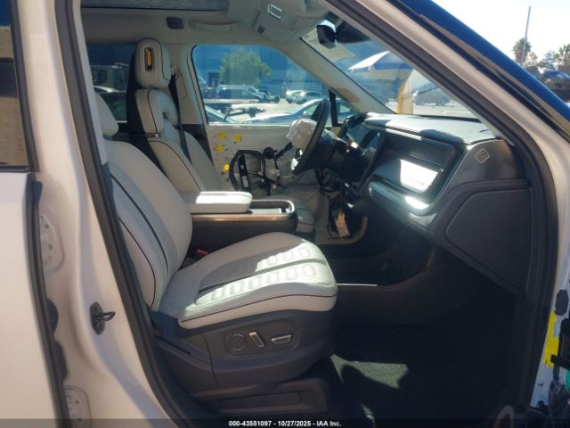 2023 RIVIAN R1S 7PDSGABA7PN019215 Photo 4