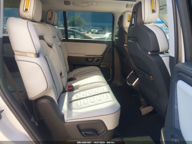 2023 RIVIAN R1S 7PDSGABA7PN019215 Photo 7