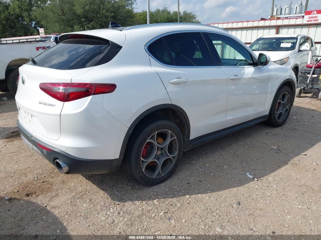 2018 ALFA ROMEO STELVIO ZASFAKBN6J7B80435 Photo 3