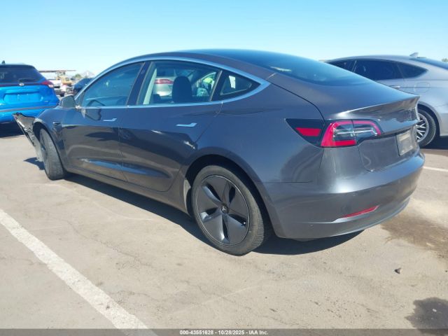 2019 TESLA MODEL 3 5YJ3E1EB7KF386323 Photo 2
