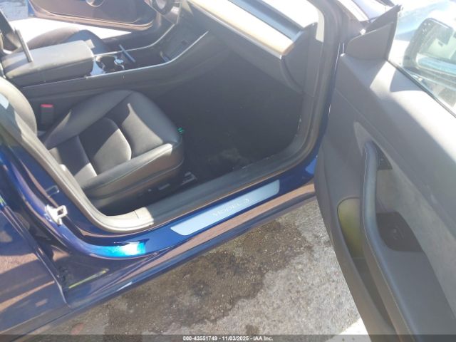 2019 TESLA MODEL 3 5YJ3E1EB2KF389954 Photo 4