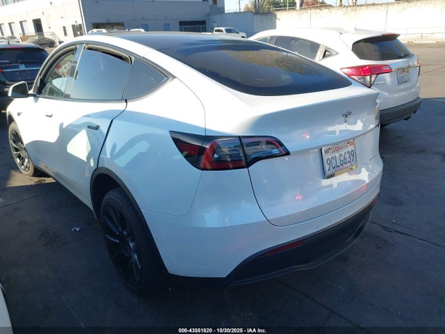 2022 TESLA MODEL Y 7SAYGDEE0NF506224 Photo 2