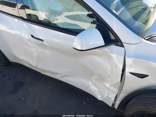 2022 TESLA MODEL Y 7SAYGDEE0NF506224 Photo 5