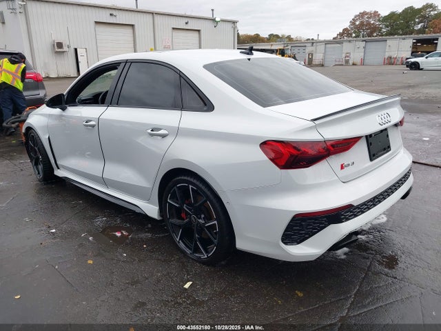 2023 AUDI RS 3 WUAG4DGY8PA900397 Photo 2