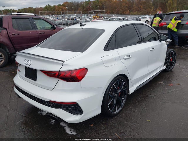 2023 AUDI RS 3 WUAG4DGY8PA900397 Photo 3