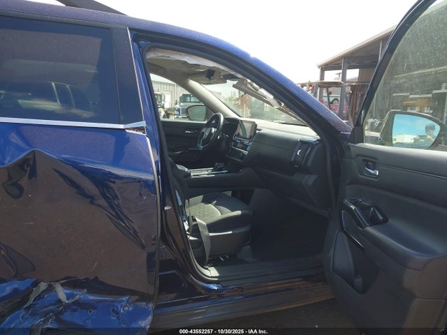 5N1DR3BA1NC228346 Nissan Pathfinder Sv 2wd