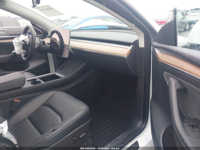 2023 TESLA MODEL Y 7SAYGDEE0PF614667 Photo 4