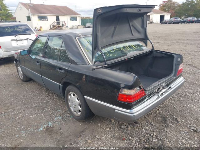 1995 MERCEDES-BENZ E WDBEA32E1SC165620 Photo 2
