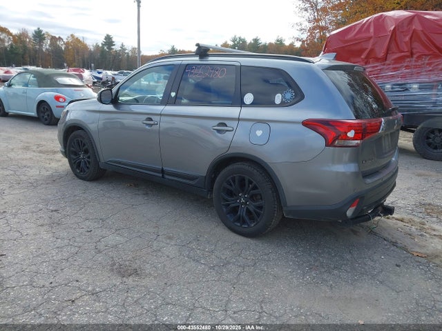 2018 MITSUBISHI OUTLANDER JA4AD3A39JZ044525 Photo 2