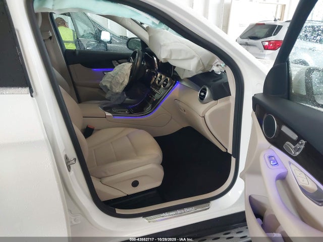 2022 MERCEDES-BENZ GLC 300 W1N0G8EB8NV330637 Photo 4