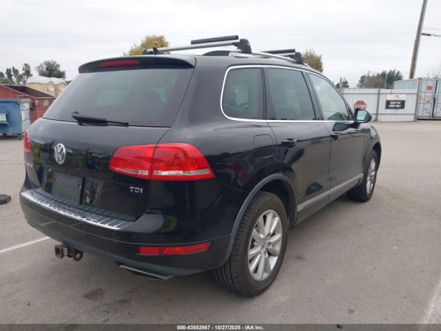 2014 VOLKSWAGEN TOUAREG WVGEP9BP8ED010092 Photo 3