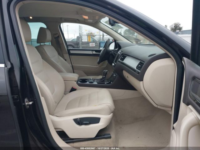 2014 VOLKSWAGEN TOUAREG WVGEP9BP8ED010092 Photo 4