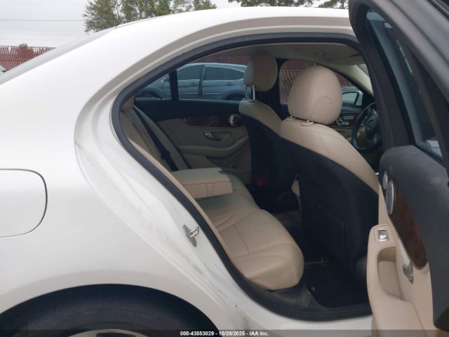 2015 MERCEDES-BENZ C 300 55SWF4KB0FU002449 Photo 7