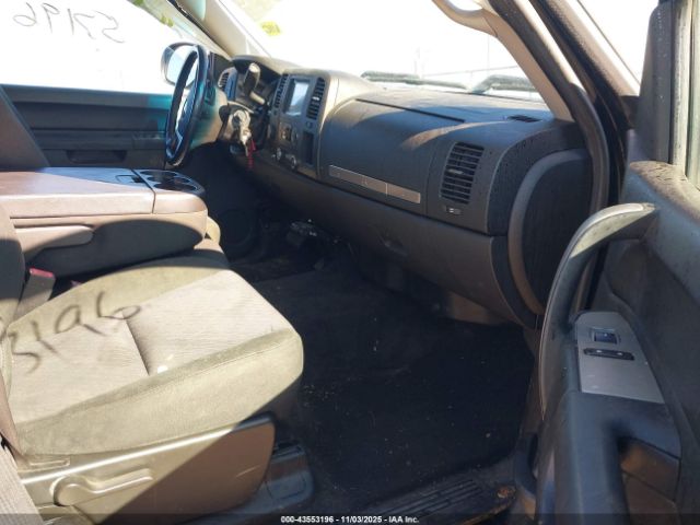 2011 CHEVROLET SILVERADO 1500 1GCRKSE38BZ171402 Photo 4