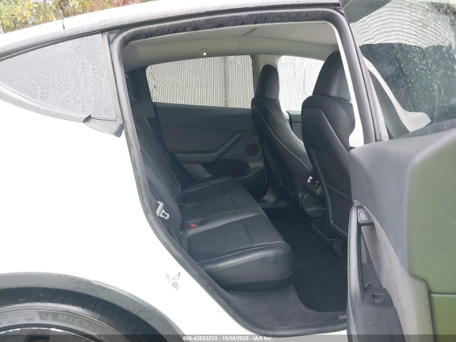 2023 TESLA MODEL Y 7SAYGDEF8PF778726 Photo 7