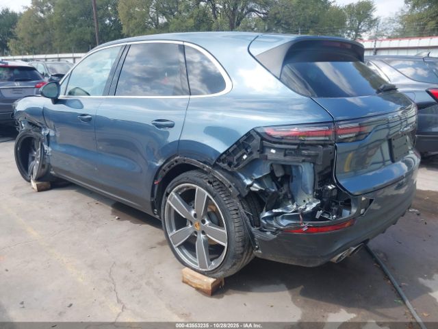 2019 PORSCHE CAYENNE WP1AB2AY0KDA65228 Photo 2