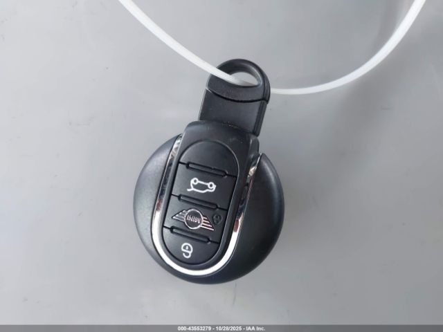 2023 MINI CLUBMAN WMWLV7C01P2T81923 Photo 10