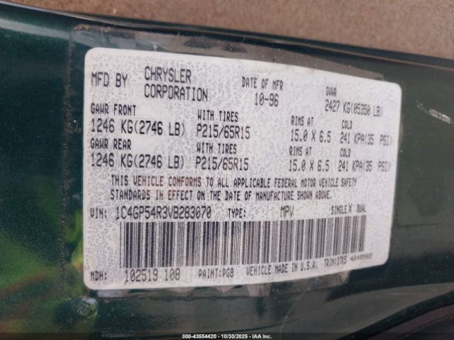 1997 CHRYSLER TOWN & COUNTRY 1C4GP54R3VB283070 Photo 8