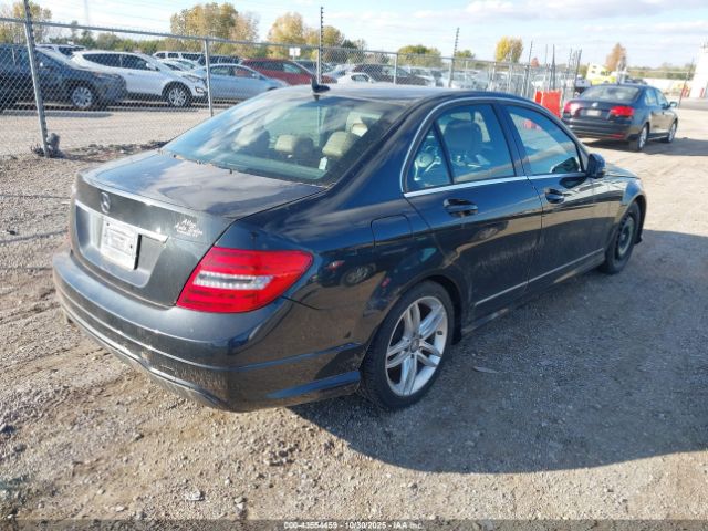 2014 MERCEDES-BENZ C 250 WDDGF4HB7EG194489 Photo 3