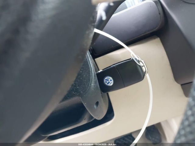 2001 VOLKSWAGEN NEW BEETLE 3VWCB21C61M471612 Photo 10