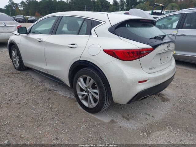 2018 INFINITI QX30 SJKCH5CP3JA005259 Photo 2