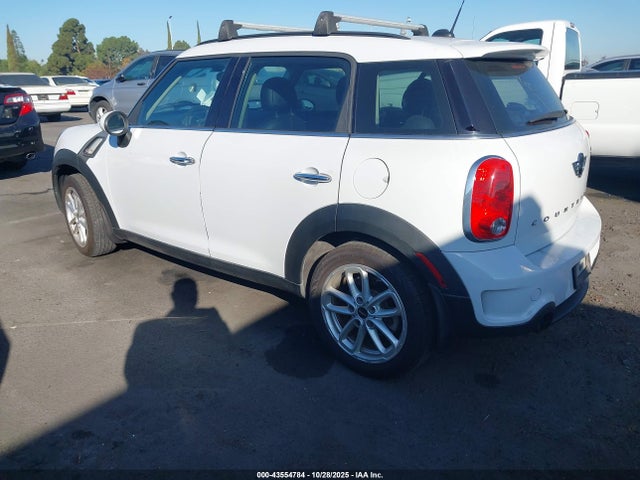 2015 MINI COUNTRYMAN WMWZC3C57FWT03478 Photo 2
