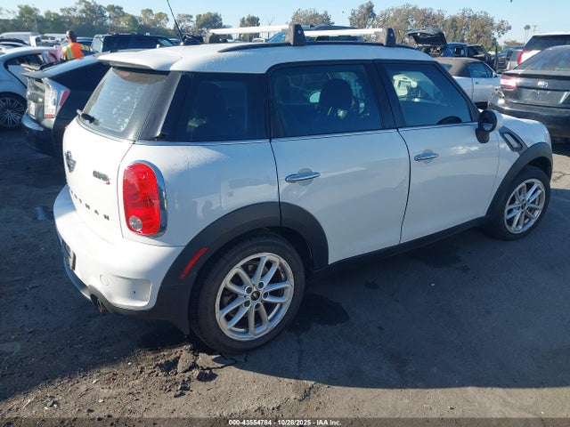 2015 MINI COUNTRYMAN WMWZC3C57FWT03478 Photo 3