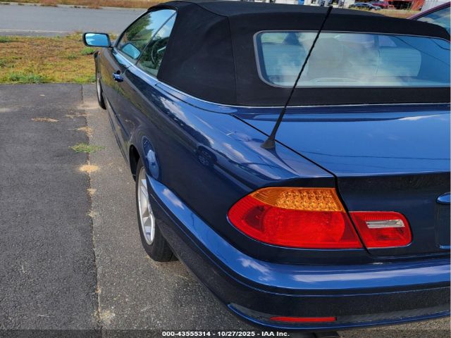 2004 BMW 325CI WBABW33404PL29010 Photo 2