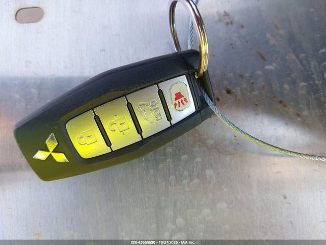 2023 MITSUBISHI OUTLANDER JA4J3UA88PZ056565 Photo 10