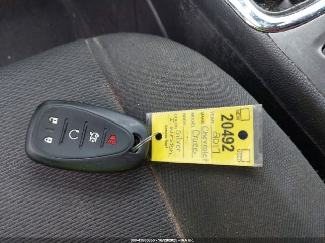 2017 CHEVROLET CRUZE 1G1BE5SM8H7274209 Photo 10